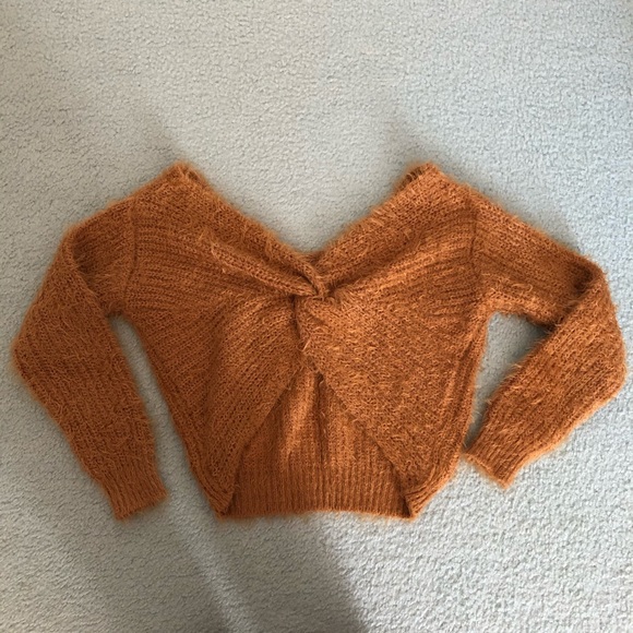 Fall Sweater 🍂 - Picture 2 of 6